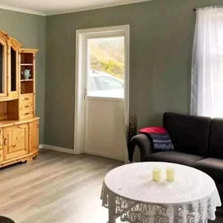 Three-bedroom In Svelgen * Sorgulen