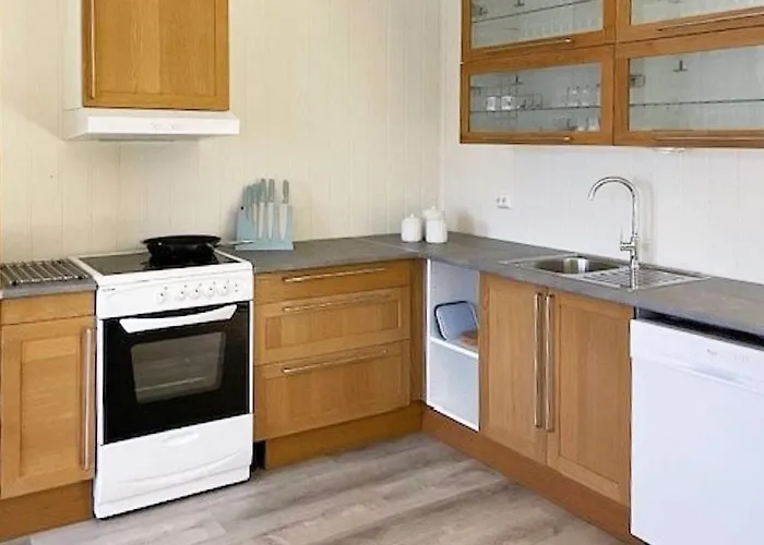 6 Person In Svelgen-by Traum * Sorgulen